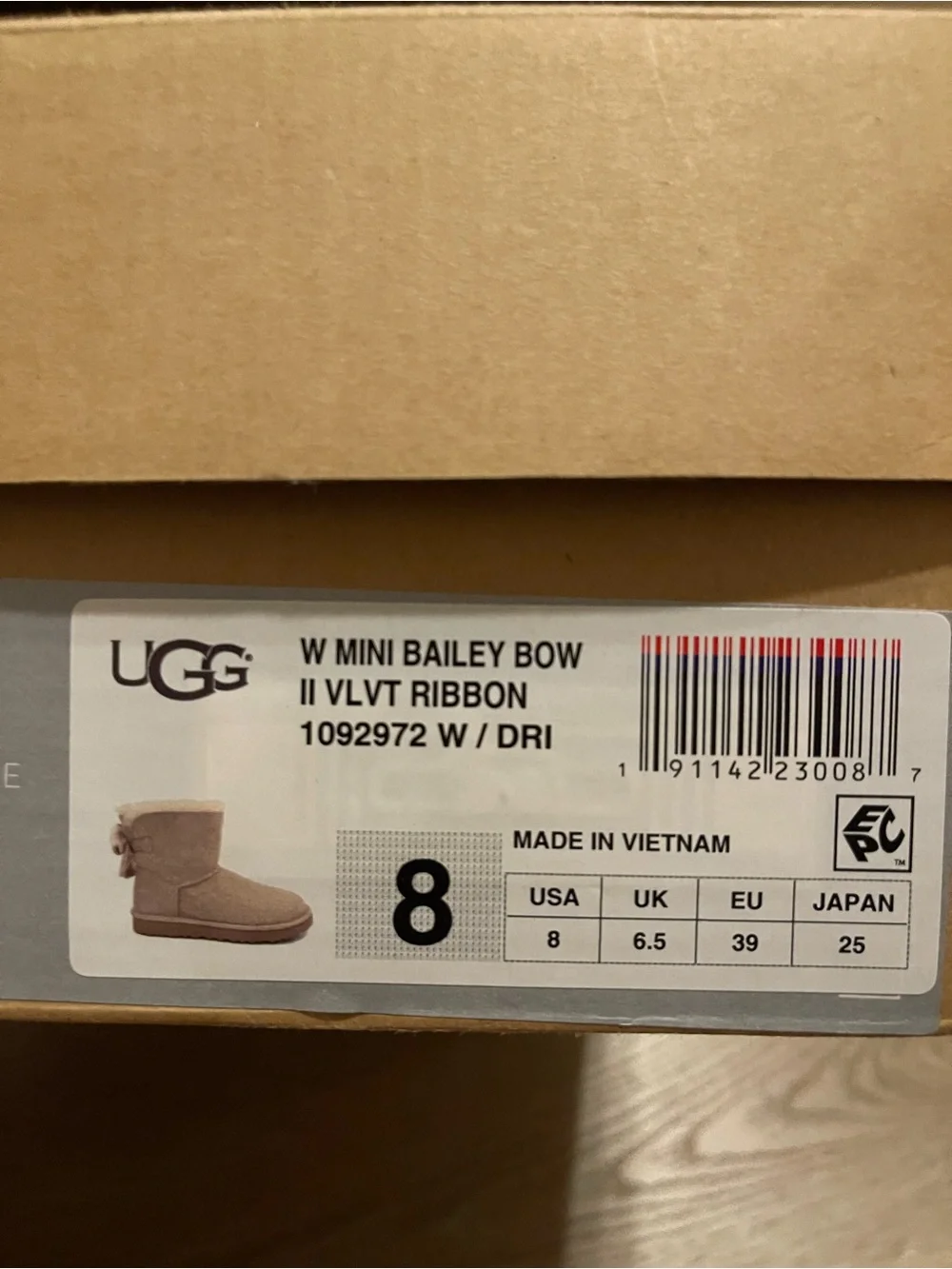 UGG Classic Short Shearling Lined Boots - Chestnut/Tan